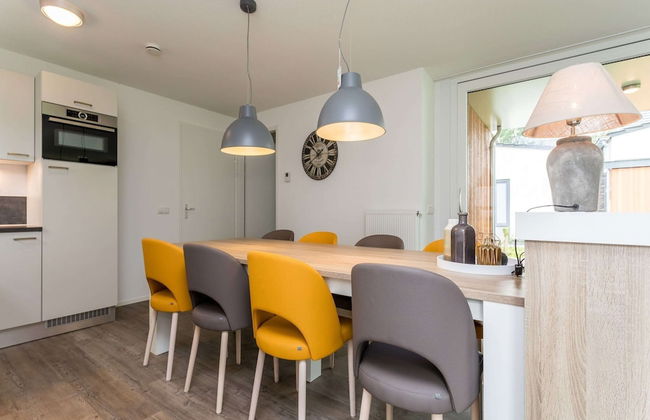 Stylish Villa With Fireplace in Limburg - Foto 6