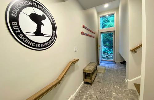 R7 Ski-in Ski-out Bretton Woods Townhome on 2-mile home trail Mt Washington views - Foto 11