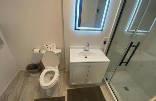 Spacious 3 Bedroom Home with Game Room and Parking - Foto 8