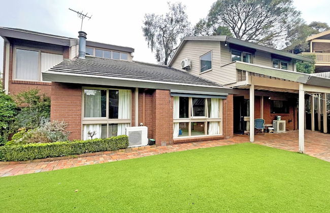 Stylish Retreat at Wheelers Hill 5BRM - Foto 48