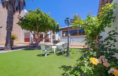 Villa in Playa D´en Bossa sleeps 9 - Foto 3