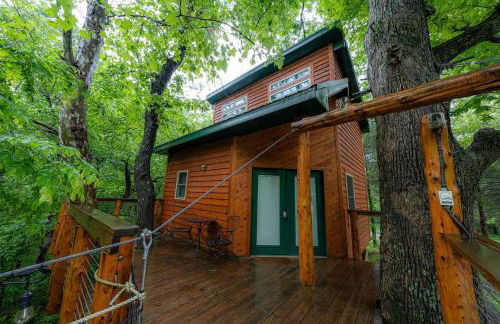 Fantastic Treehouse with Fire Pit and Hot-tub in Herod, Illinois - Foto 18