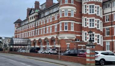 Burlington Mansions - Photo 1