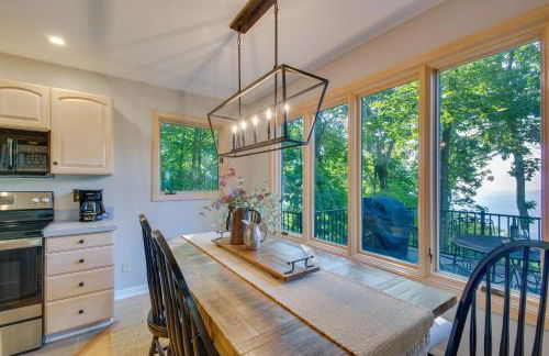 Serene Hideaway with Views, 1 Mi to Hike and Ski! - Foto 8