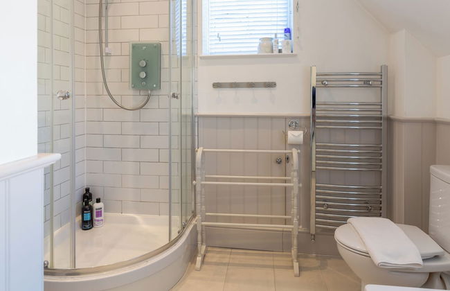 Jasmine Cottage-2BD in Heart of Bourton - Photo 48