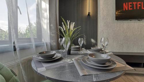 Modern 1BR Apt Netflix, Parking, M6 Access - Foto 4