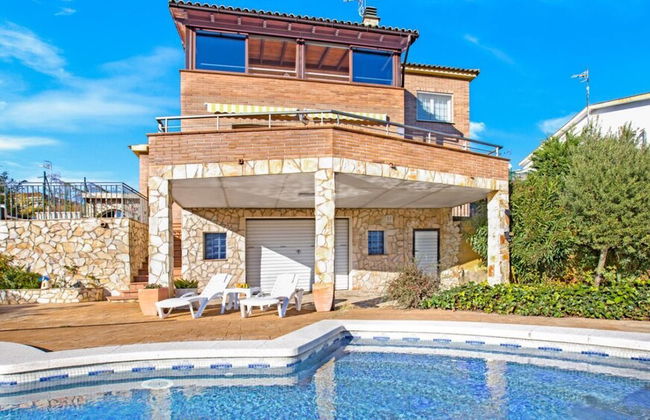 Sotet in Vidreres With 4 Bedrooms and 2 Bathrooms - Photo 27