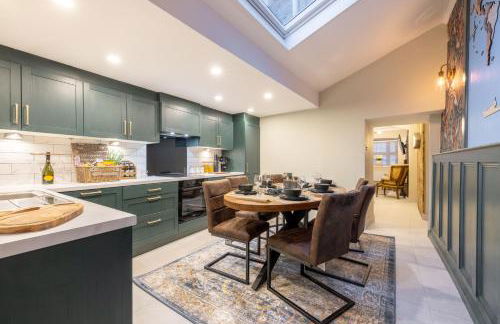 The Secret Garden, Donaghadee - The Hideaway - Stylish 5-Beds, and Lavish 3-Bedrooms - Guests 7 - Super Fast Speed Wi-FI - Foto 20