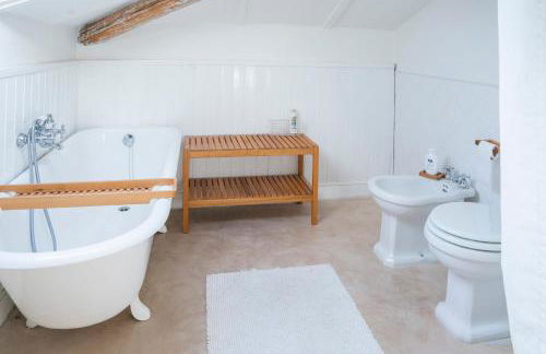 049 - Attico ELEGANTE, 10 minuti a piedi da MARE e SPIAGGIA - POSTO AUTO PRIVATO GRATIS - Foto 64