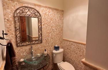 Luxury Mountain Retreat with views, fire pit, and creek - Foto 50