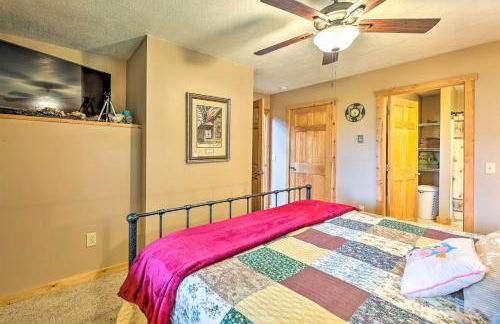 Slaty Fork Escape with Mountain View and Hot Tub! - Foto 25