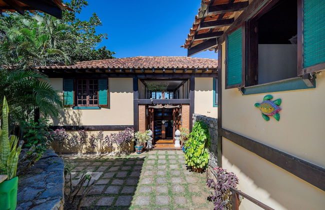 Casa com Cinco Quartos Pé na Areia - Foto 57