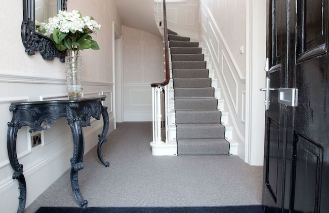 Portland Apartments - Photo 2