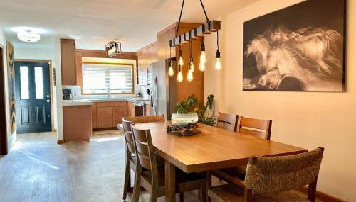 4BR Omaha Townhome | Perfect for Groups - Foto 1