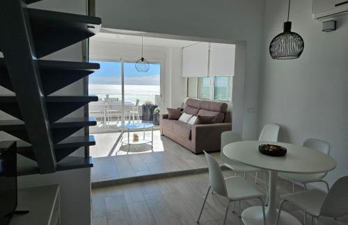 FANTÁSTICO DÚPLEX CON VISTAS IMPRESIONANTES AL MAR - Photo 5