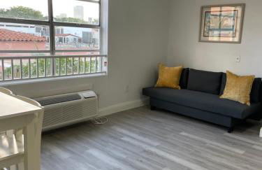 TROPICAL HAVEN POOL & 2BLOCKS TO BEACh - Foto 11