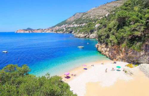 Villa Kate - outdoor pool, 4 bedrooms, free parking - Photo 48