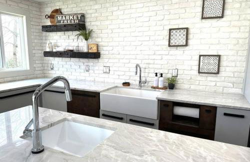 Cheerful 4 bedroom home w/ fireplace & game room - Foto 10