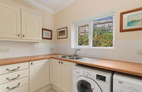 Sunningdale - Beach Side Cottage, Sea Views, Parking - Photo 12