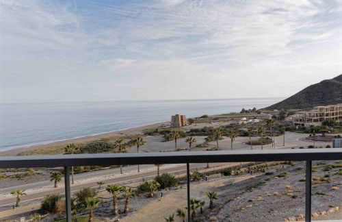 SPECTACULAR APRT. IN FRONT OF THE SEA - Foto 8