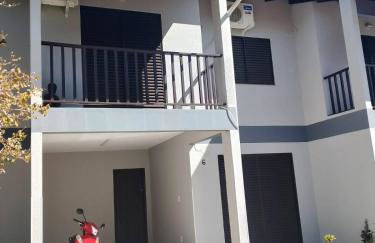 Sobrado Bombinhas 80m da praia - Photo 1