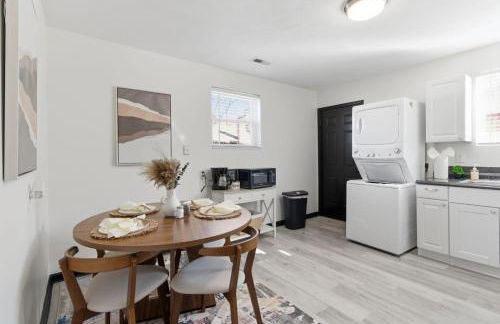 Minutes from the Beach! Navy Base and fishing pier! - Foto 12