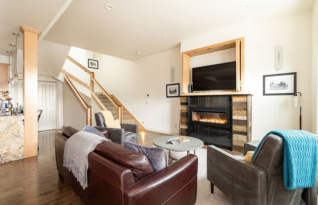 Rooftop Deck Walk to River Downtown Fire pit - Foto 23