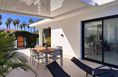 Villa Brisamar mit Meerblick und beheiztem Pool - Foto 9
