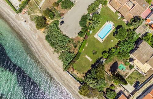 Beachfront- Private pool and design - Foto 40