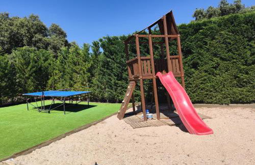 La Triqueta Casa Rural con Piscina y Barbacoa, ideal para familias y grupos - Foto 8
