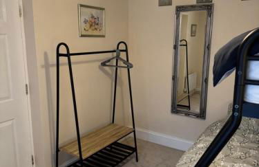 Spacious, sleeps 7, 2 baths, Central Saltash - Photo 39