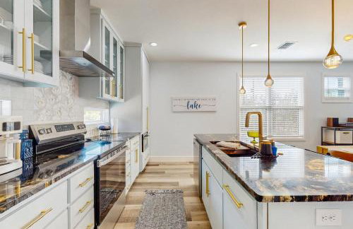 Modern Living in Texas! Home 2 Blocks to Lake LBJ - Foto 7