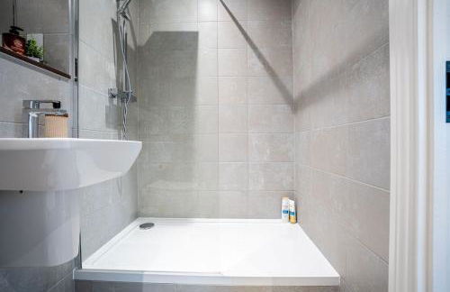 Luxury 3BR Apartment - City Centre - Sleeps 10 - Foto 26