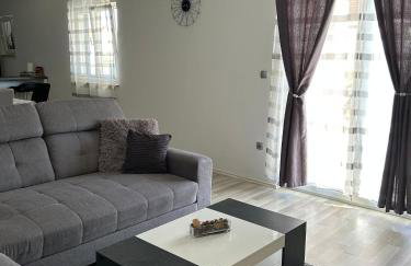 Holiday House M&A&K with swimming pool - Foto 8