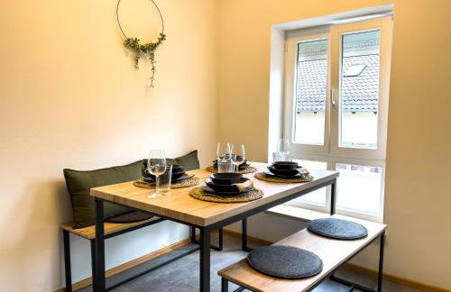 KUELhome - STYLISCHE ZENTRALE WOHNUNG MIT KÜCHE UND PARKPLATZ IN SEITENSTRAẞE - Foto 28