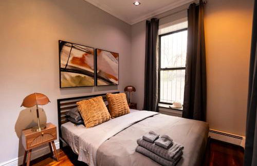 Elegant Central Park Suite - 4 Bedroom Self Check-In - Photo 27