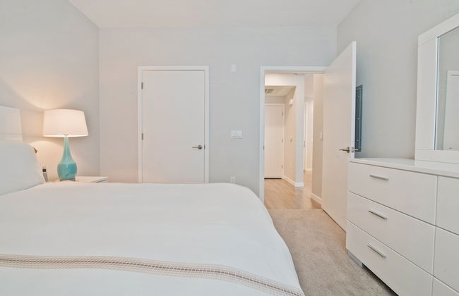 Global Luxury Suites in Menlo Park - Photo 15