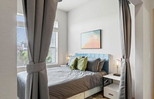 Spacious 2BR King Bed Suites Close to Downtown and Airport - Foto 8