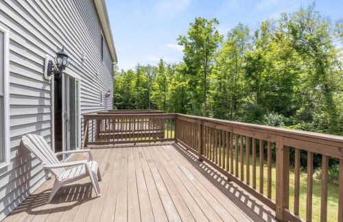 Hot Tub! LRG Home! Sleeps 16!Near Ithaca! Dogs OK - Foto 1