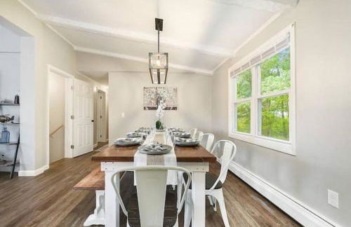 The Bumble Bee Hive 7-Bedroom House w/ Hot Tub - Foto 55