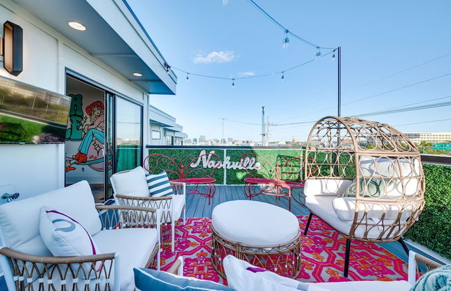 Sky High Cowgirl Luxe 4BR w Rooftopdeck Karaoke - Foto 43