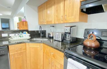 Lovely Remodeled 2bdrm Basement Home - Foto 18
