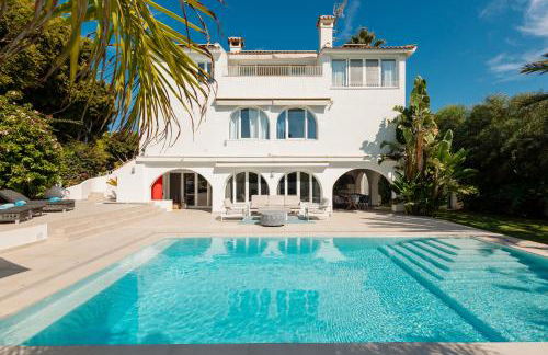 Marbella, Costabella - Beachfront Villa with Heated Pool - Photo 75