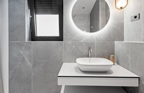 Villa Freedom - Five Bedroom House with Balcony - Foto 25