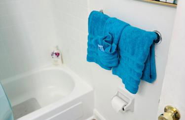 Superior beach studio with Pool Access and free parking - Foto 10