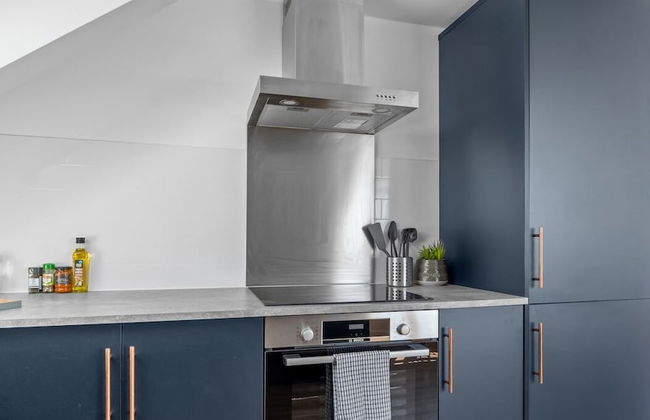 The Penthouse By Pureserviced - Photo 11