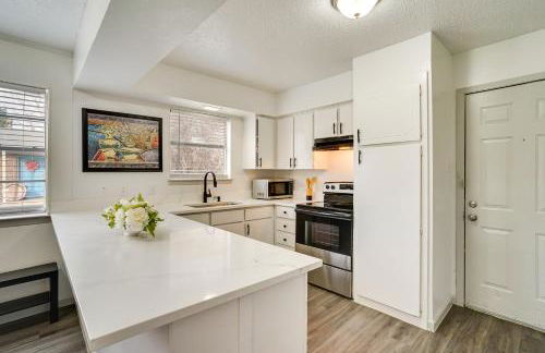 Near Globe Life and ATandT! Convenient Unit with Patio - Foto 8