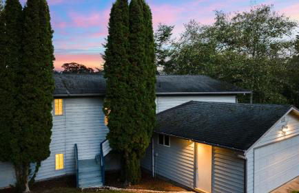 Incredible Water Views, Deck Relaxing Retreat Greenbank Getaway by Avantstay - Foto 66