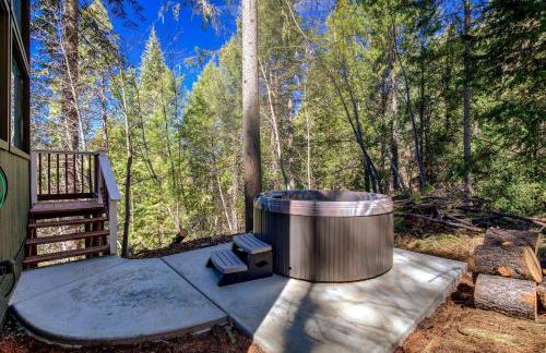 Glass Cabin Under the Pines | Hot Tub • Seclusion - Foto 15