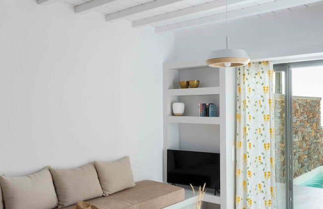 Phos Villas Tinos - Helios Villa With Private Pool and Sea View 96m - Photo 23